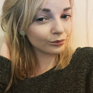 Meet your Posher, Tia